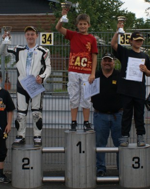 ADAC MiniBike-Cup: Siegerehrung Klasse 2 in Schaafheim: Maurice Ullrich ADAC MiniBike-Cup: Siegerehrung Klasse 2 in Schaafheim: Maurice Ullrich
